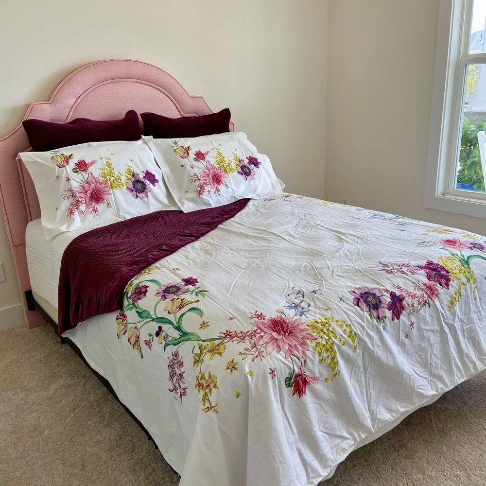 Pottery Barn Monique Lhuillier Isabella Floral Duvet Set and velvet quilt set